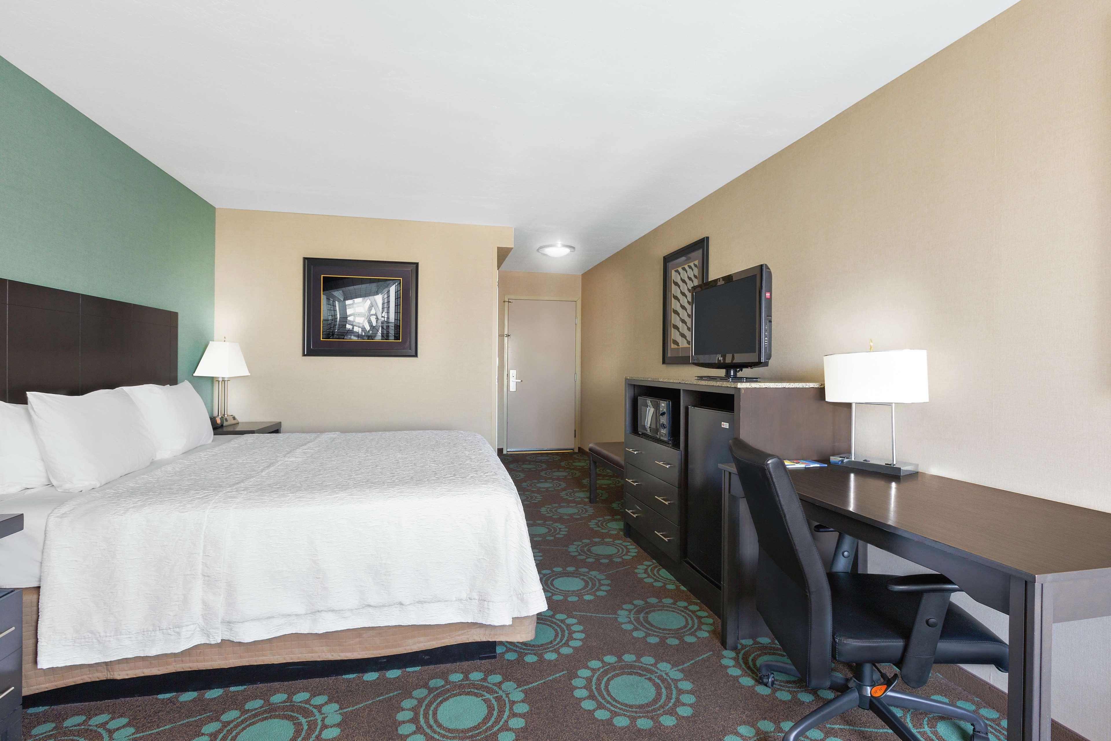 Spark By Hilton Bakersfield Central Экстерьер фото