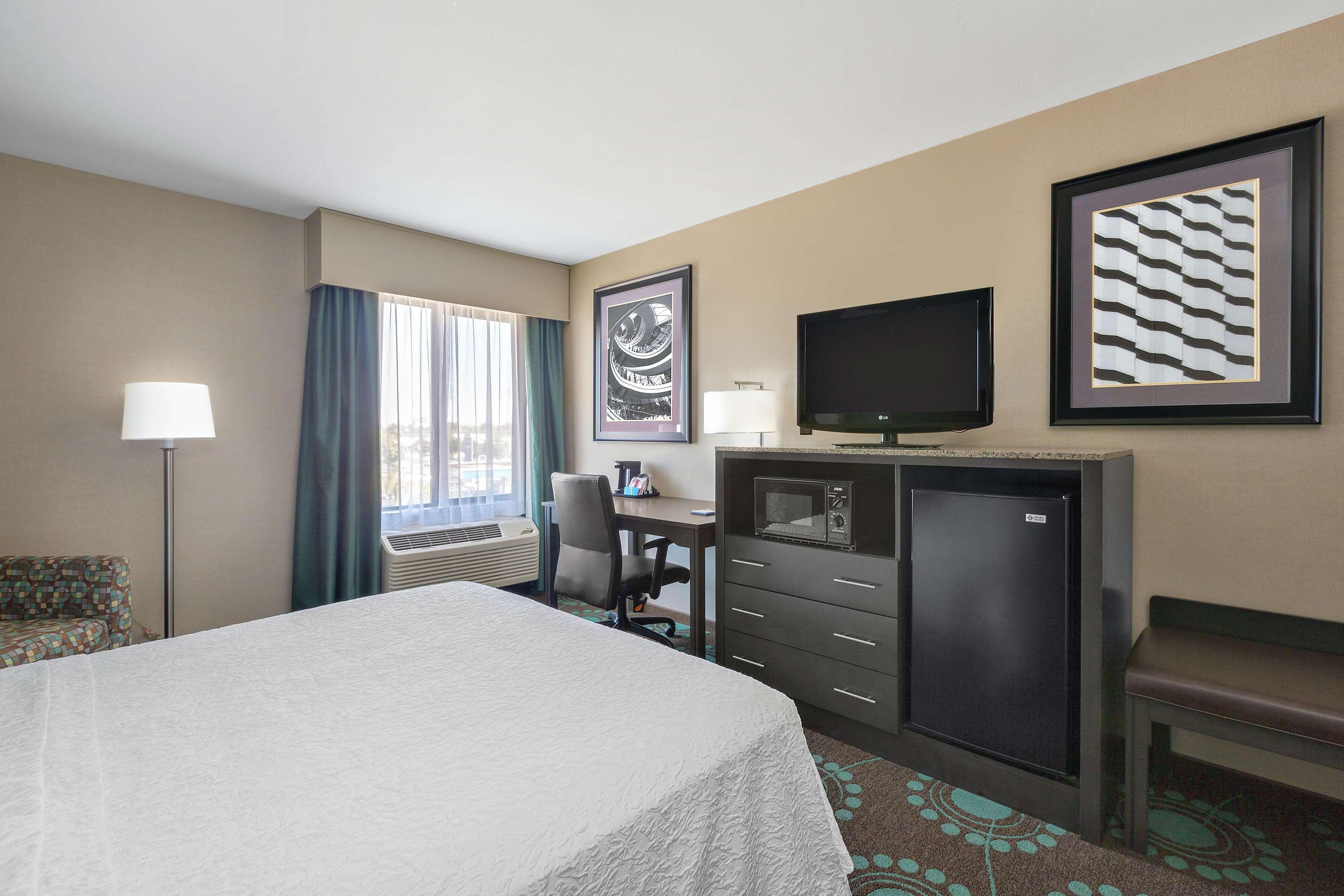 Spark By Hilton Bakersfield Central Экстерьер фото