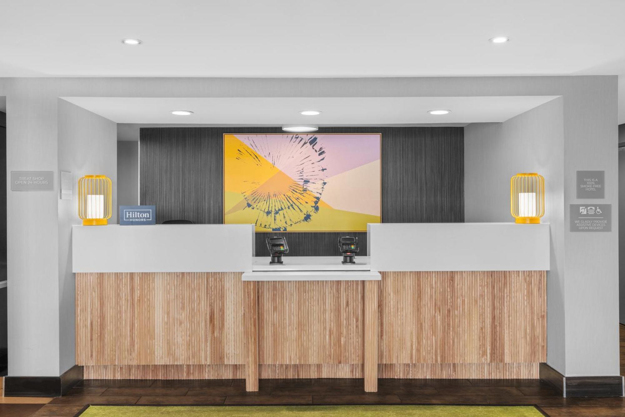 Spark By Hilton Bakersfield Central Экстерьер фото